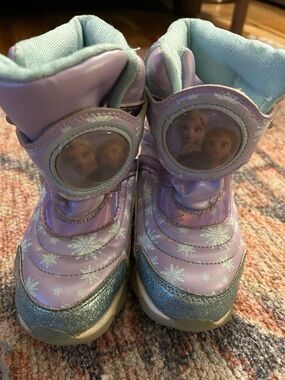 Disney Lilac and Mint Girls Snowflake Light-Up Boots